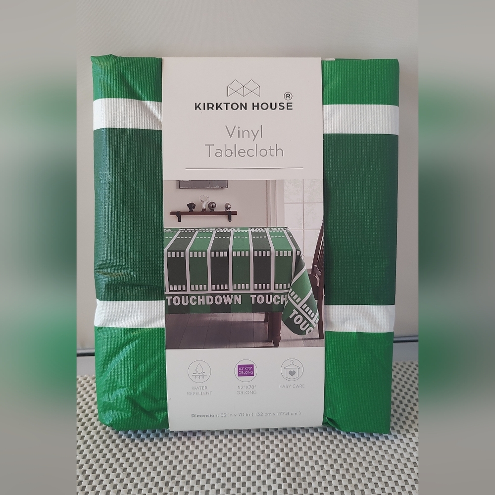Kirkton House Vinyl Tablecloth 52x70" Oblong Green/White Football Field NWT